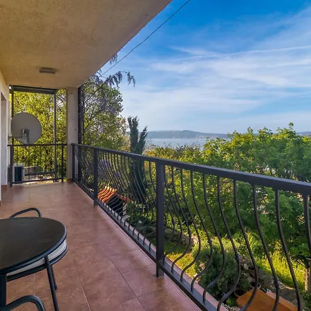 Apartment Awesome In With Wifi Crikvenica