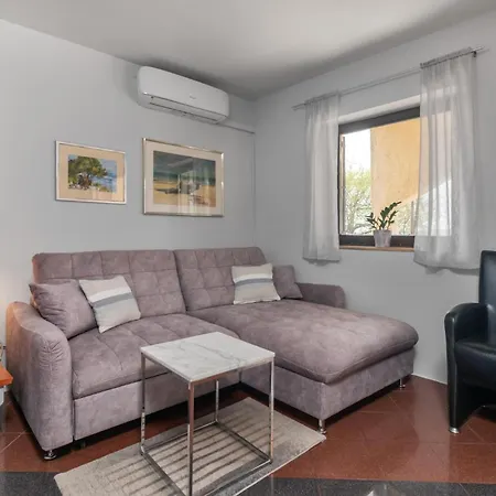 Apartmán Front In With Wifi